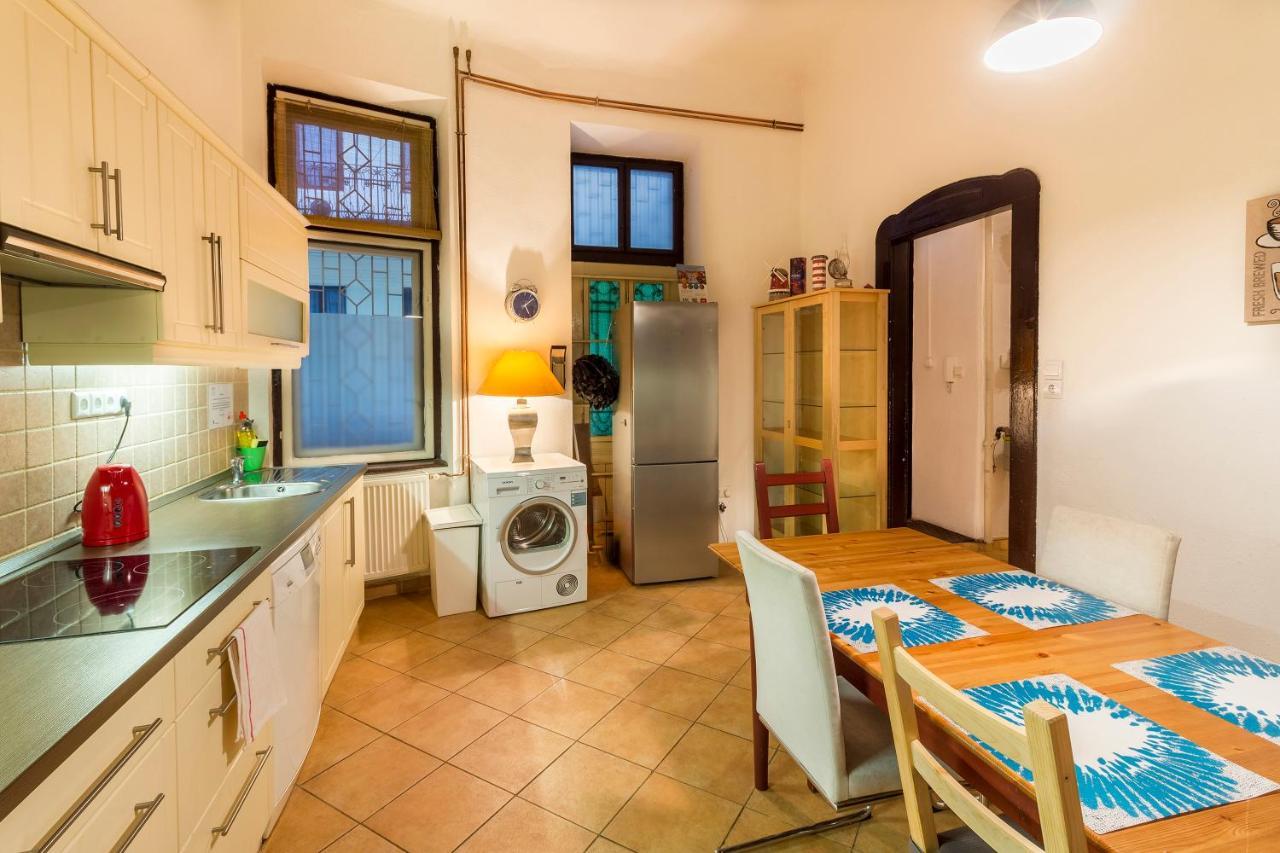 Bessara Apartment Budapest Bagian luar foto